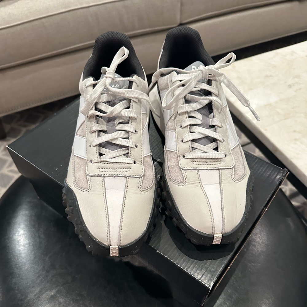 Unisex Grey Figs New Balance XC72. Women’s size 10.5 Men’s size 8.5